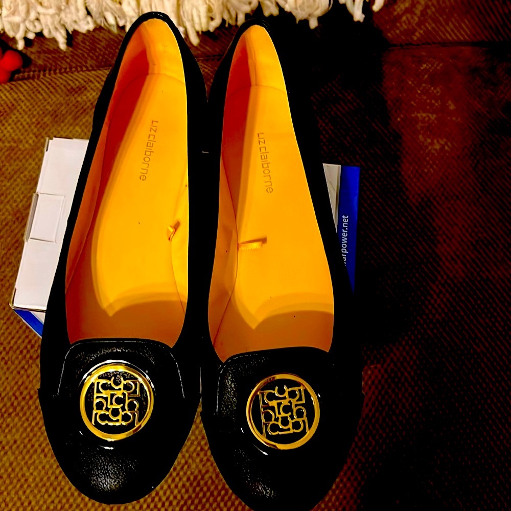 Holiday Liz Claiborne dressy black flats  7 Medium NWT
